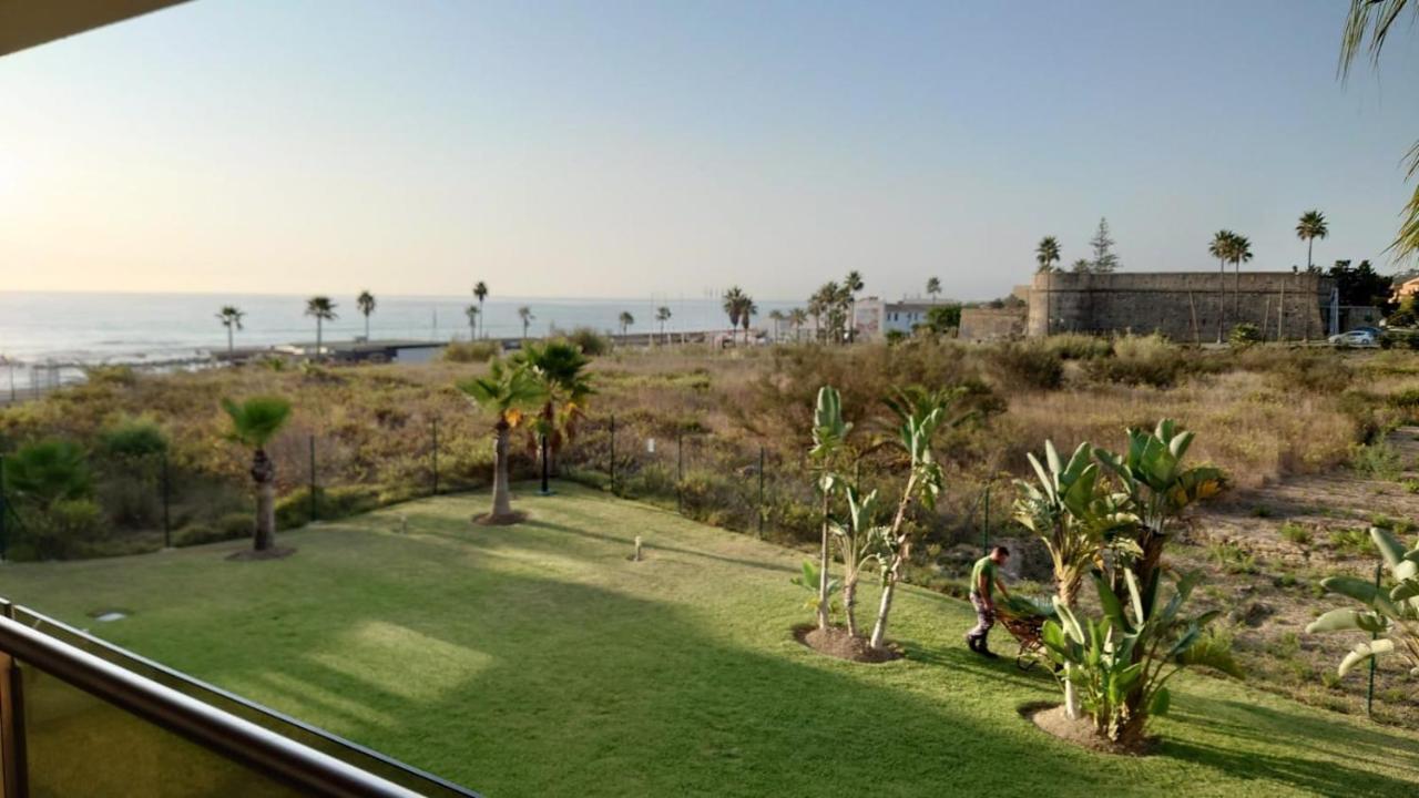Marina Del Castillo, Duquesa Beachfront Apartment Manilva Kültér fotó